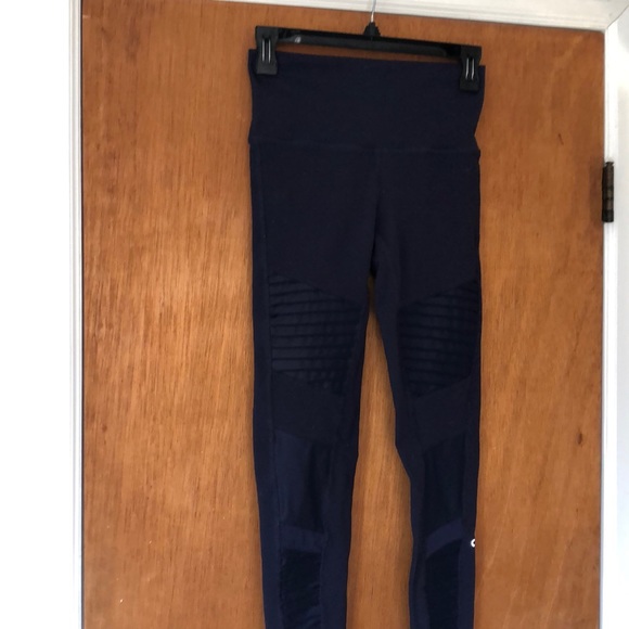 ALO Moto Leggings - Picture 3 of 12